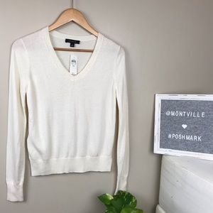 NWT Ann Taylor XS V-neck Embellished Sweater